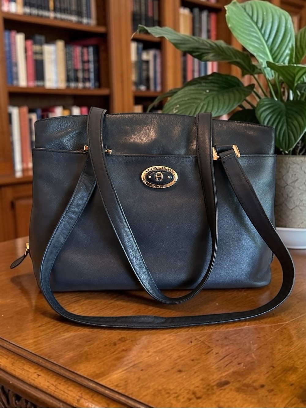 Etienne Aignier Vintage 80s - Classic Black Leather Shoulder Bag - Quiet Luxury